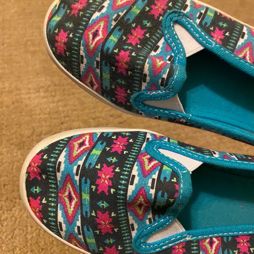 Austin Trading Co Slip On Canvas Shoes / Sneakers